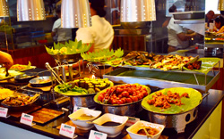 SMシティのビュッフェレストランで昼食!